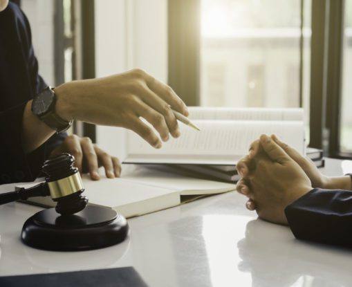 What to Bring to Your First Meeting with an Illinois Truck Accident Attorney